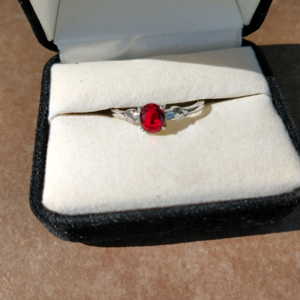 Vintage Deep Ruby Red Classic Ring - image 6